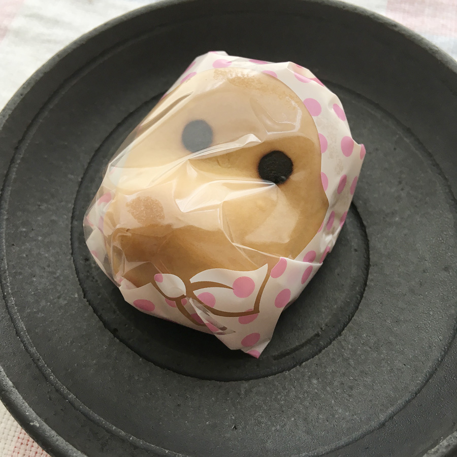 どじょう掬いまんじゅう(いちごジャム入り)